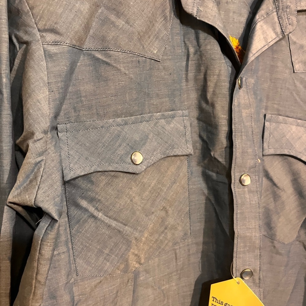 Levi’s dead stock vintage chambray shirt with pearlized snaps size large - Picture 4 of 13
